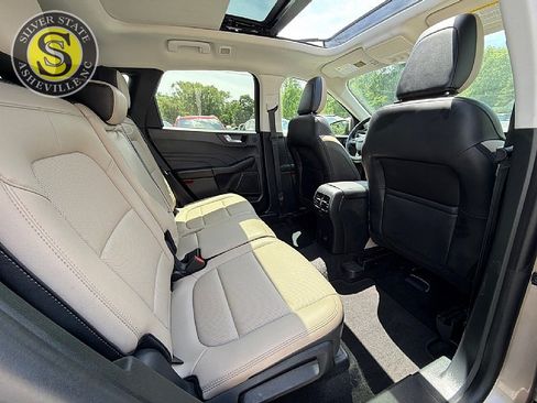 Used 2021 Ford Escape SEL w/ Technology Package FWD image 19