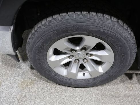 Used 2019 RAM 1500 Laramie AWD/4WD image 9