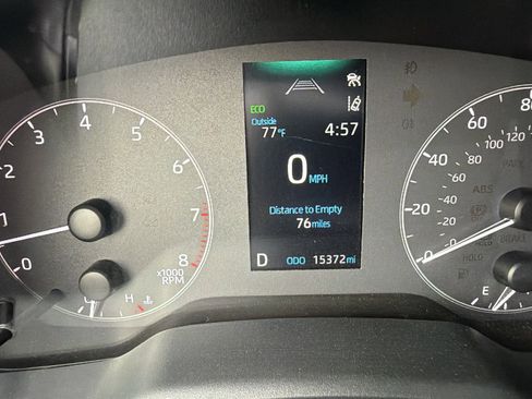 Used 2025 Toyota Corolla SE image 9
