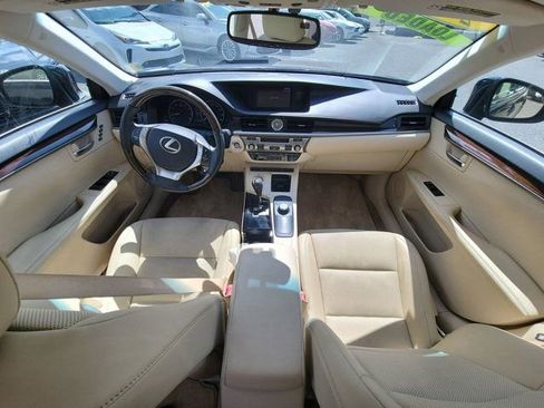 Used 2014 Lexus ES 350 w/ Premium Package FWD image 2