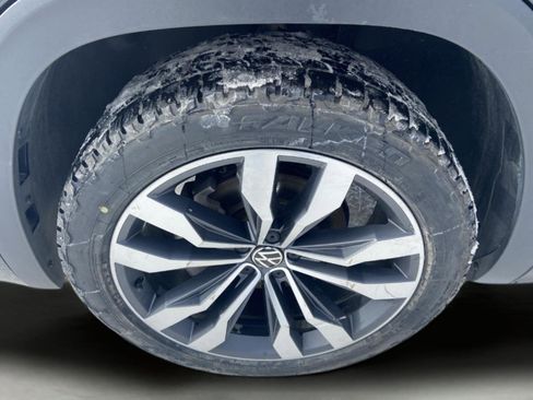 Used 2023 Volkswagen Atlas SEL Premium image 16