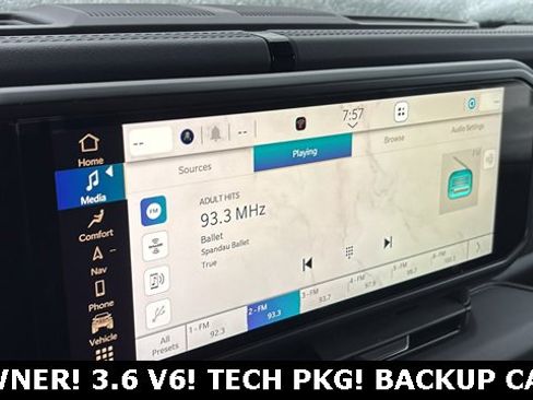 Used 2024 Jeep Wrangler Rubicon w/ Technology Group image 13