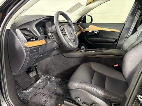 Used 2024 Volvo XC90 B6 Plus w/ Protection Package Premier image 21