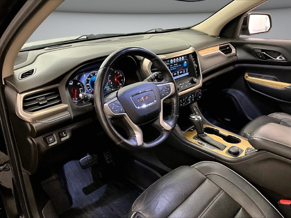 Used 2018 GMC Acadia Denali w/ Technology Package AWD/4WD image 17