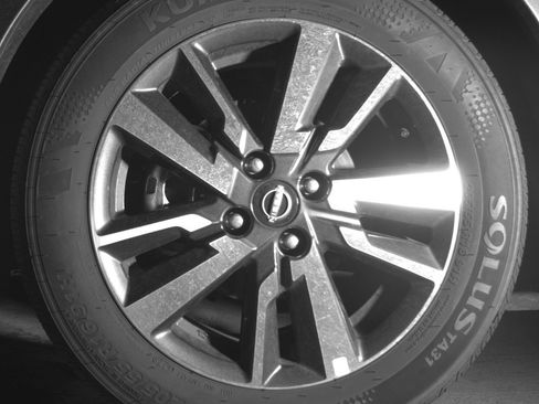 Used 2025 Nissan Versa SV image 12