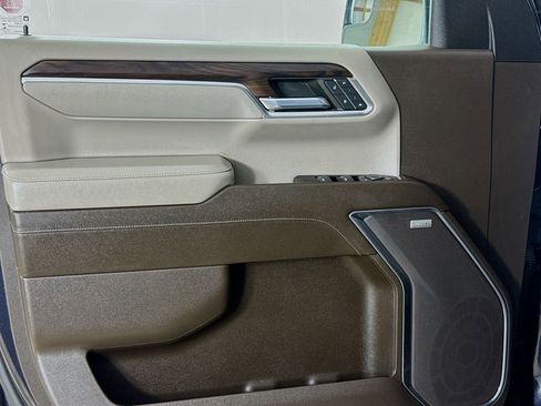 Used 2022 GMC Sierra 1500 SLT w/ SLT Convenience Package image 11