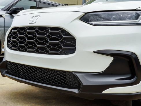 Used 2024 Honda HR-V LX image 2