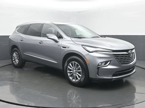 Used 2023 Buick Enclave Essence AWD/4WD image 7