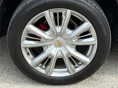 Used 2022 Chevrolet Suburban High Country image 10