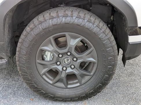 Used 2024 Lexus GX 550 image 11