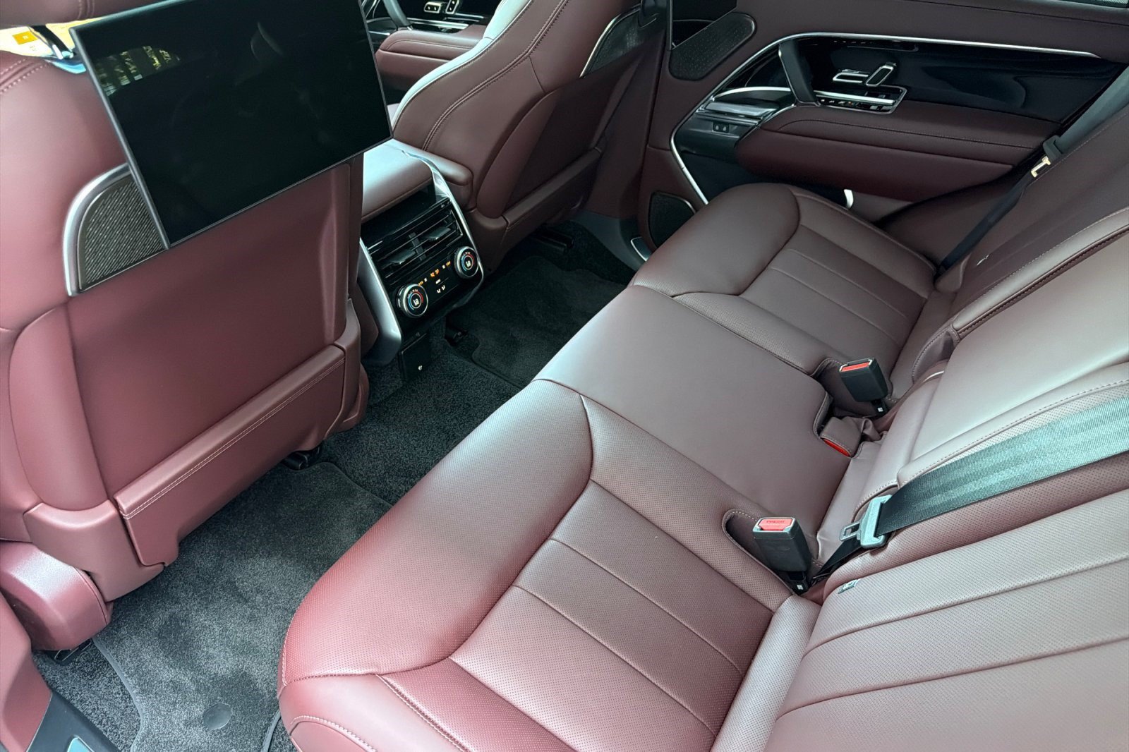 New 2026 Land Rover Range Rover Autobiography AWD/4WD image 26