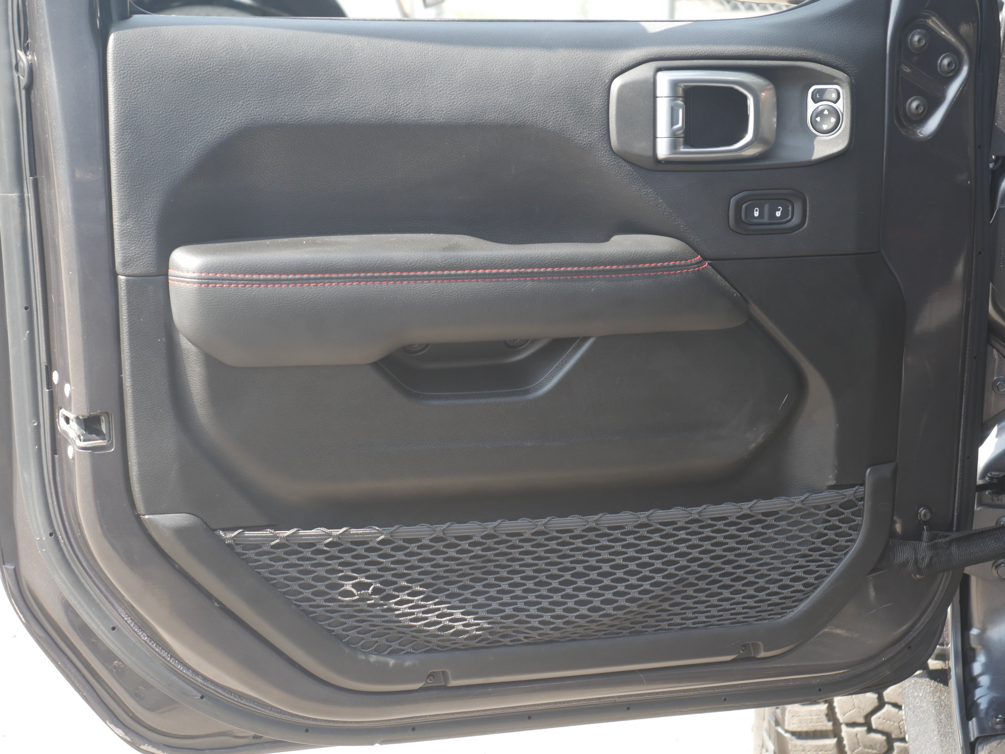 Used 2022 Jeep Gladiator Rubicon w/ LED Lighting Group AWD/4WD image 37