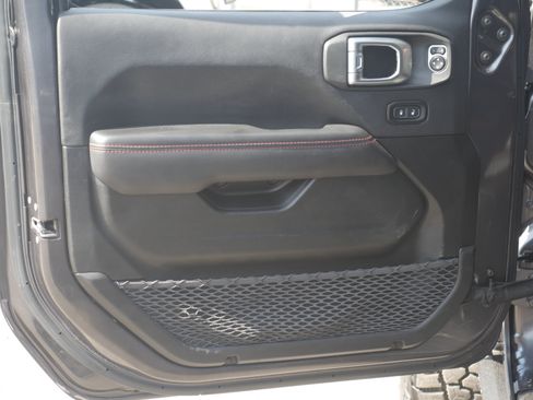 Used 2022 Jeep Gladiator Rubicon w/ LED Lighting Group AWD/4WD image 37