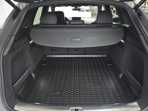 Used 2023 Audi SQ5 Premium Plus w/ Premium Plus Package image 12