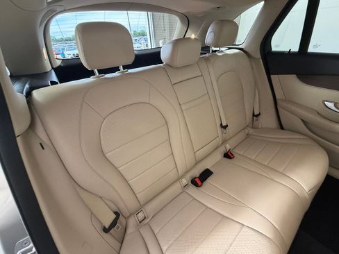 Used 2021 Mercedes-Benz GLC 300 4MATIC image 32
