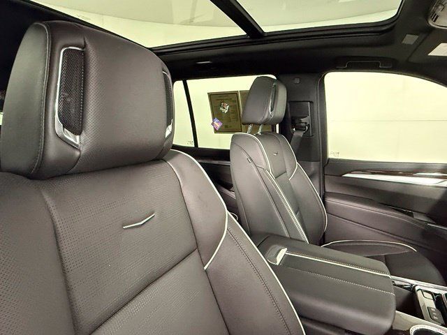 Used 2026 Cadillac Escalade Luxury w/ Touring Package AWD/4WD image 30