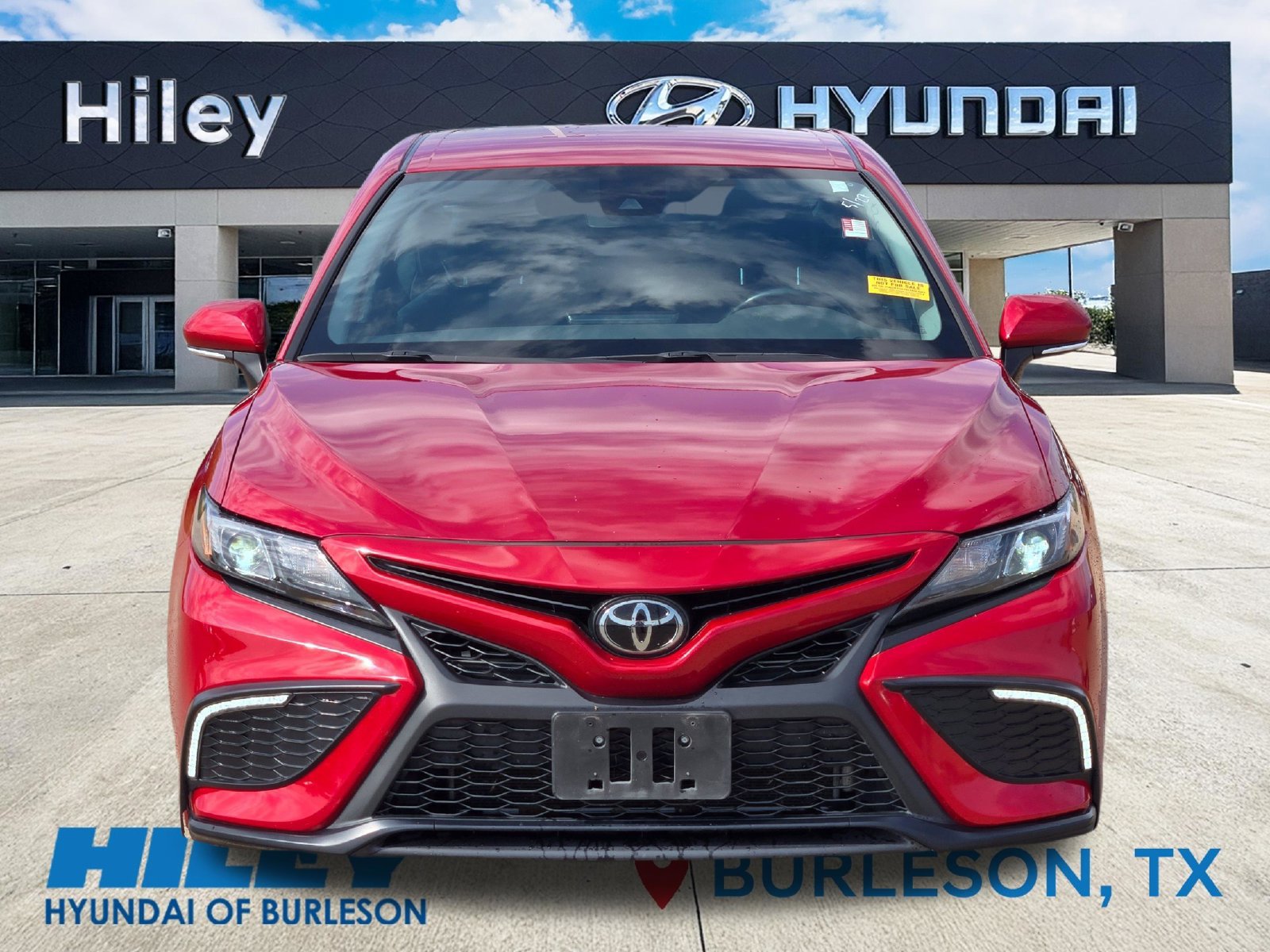 Used 2023 Toyota Camry SE FWD image 7