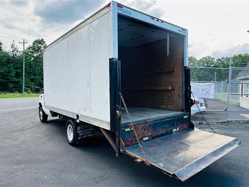 Used 2018 Ford E-350 and Econoline 350 Super Duty w/ Power Windows & Locks Group image 6