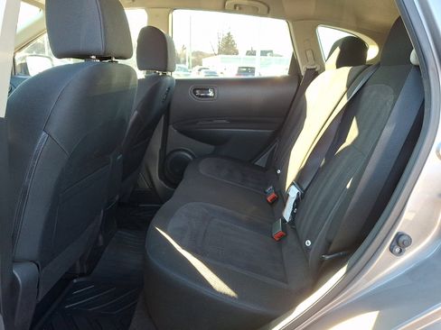 Used 2015 Nissan Rogue S w/ Convenience Package AWD/4WD image 10