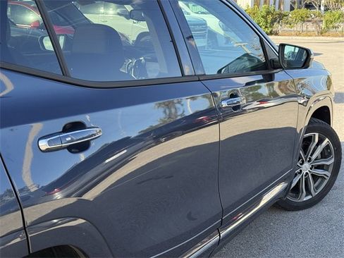 Used 2018 GMC Terrain Denali w/ Advanced Safety Package image 8