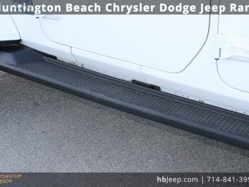 Used 2021 Jeep Wrangler Unlimited Sahara w/ Cold Weather Group image 11