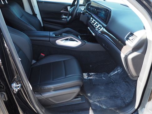 Used 2020 Mercedes-Benz GLE 450 4MATIC w/ Premium Package image 19