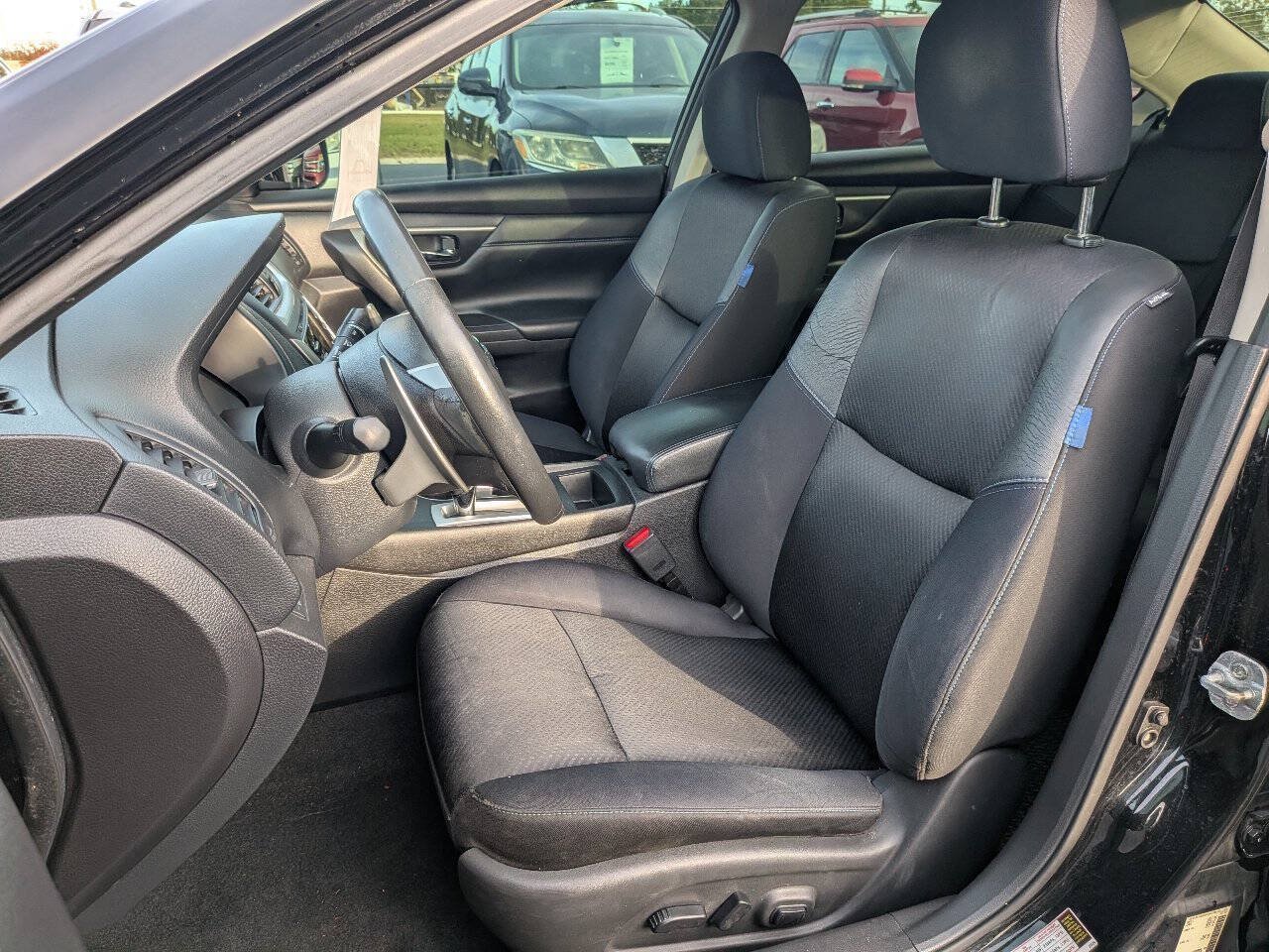 Used 2016 Nissan Altima 2.5 SR FWD image 27