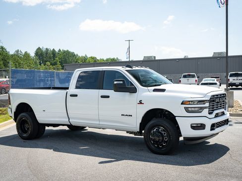New 2026 RAM 3500 Big Horn AWD/4WD image 12