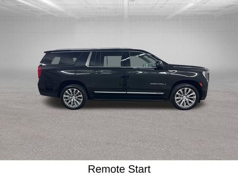 Used 2023 GMC Yukon XL Denali AWD/4WD image 15