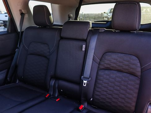 Used 2023 Nissan Pathfinder SV image 19