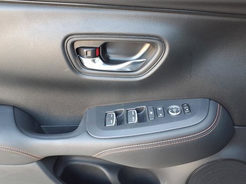 Used 2025 Honda HR-V Sport image 32