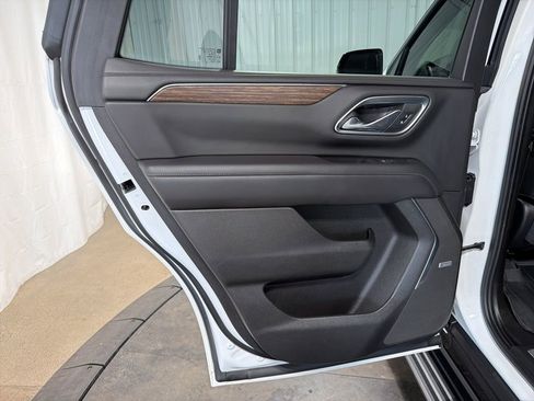 Used 2021 Chevrolet Tahoe High Country w/ Premium Package image 17