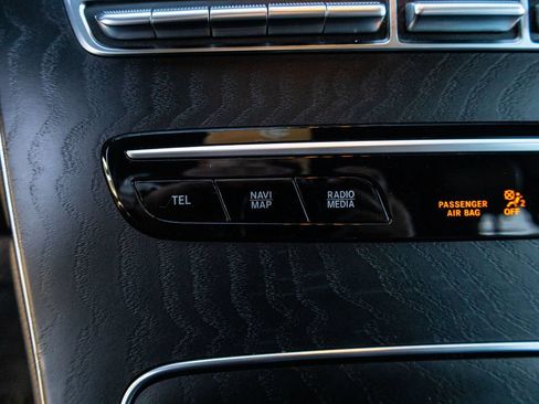 Used 2020 Mercedes-Benz GLC 300 image 32