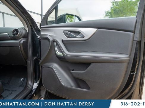 Used 2025 Chevrolet Blazer LT FWD image 25