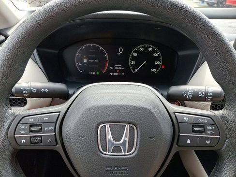 Certified 2023 Honda HR-V LX image 18