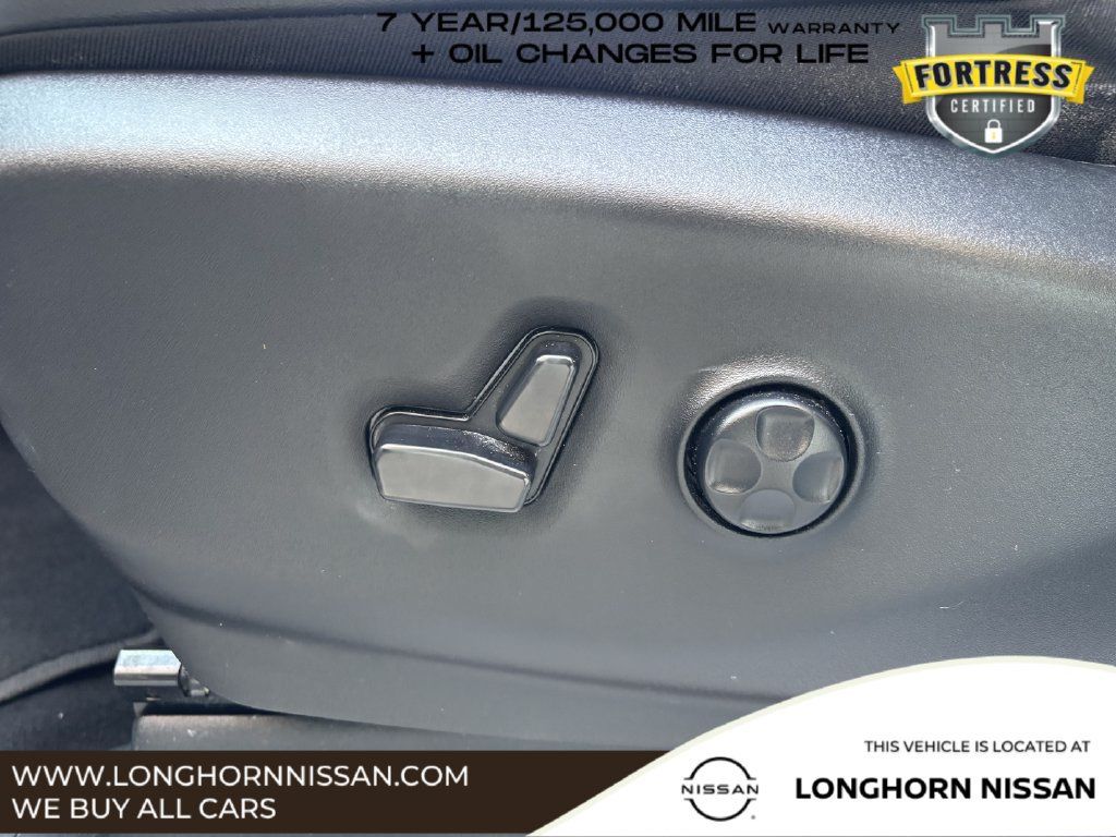 Used 2023 Chrysler Pacifica Touring-L FWD image 20