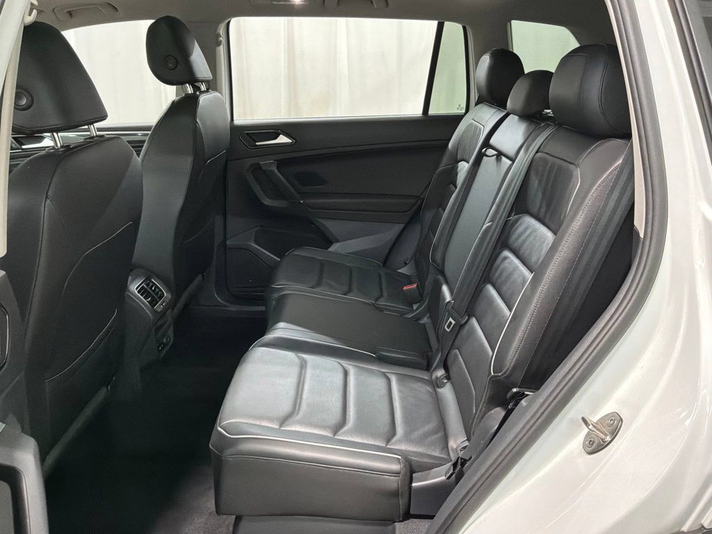 Used 2018 Volkswagen Tiguan SEL Premium AWD/4WD image 21