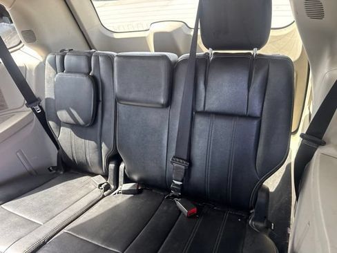 Used 2012 Chrysler Town & Country Touring w/ Entertainment Group #1 FWD image 11