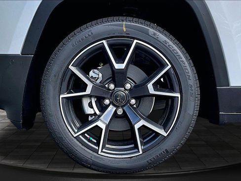New 2026 Jeep Cherokee Overland w/ Trailer Tow Group AWD/4WD image 12