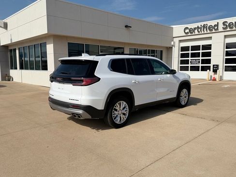 Used 2024 GMC Acadia Elevation AWD/4WD image 4
