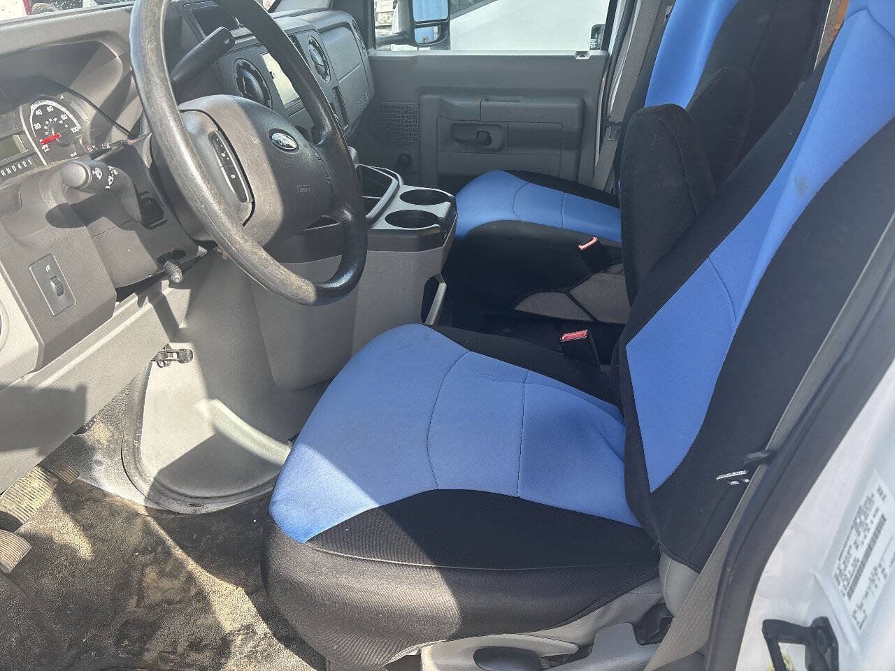 Used 2018 Ford E-350 and Econoline 350 Super Duty RWD image 13