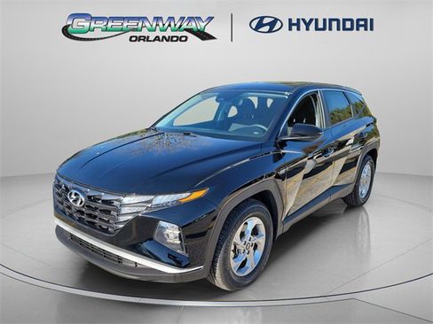 Used 2023 Hyundai Tucson SE image 2