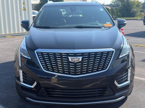 Used 2020 Cadillac XT5 Premium Luxury AWD/4WD image 2