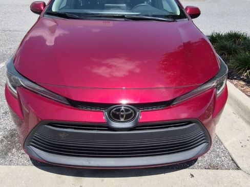 Used 2023 Toyota Corolla LE w/ LE Premium Package FWD image 3