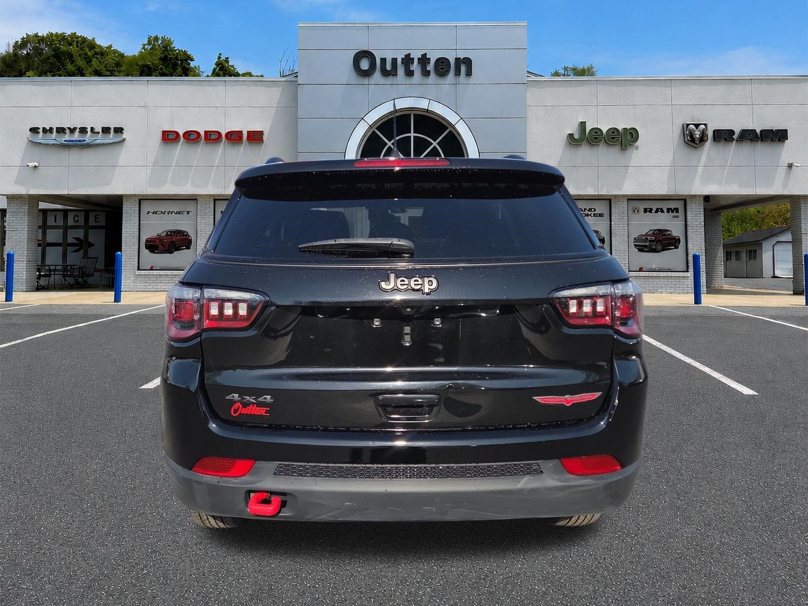 Certified 2022 Jeep Compass Trailhawk w/ Trailhawk Convenience Group AWD/4WD image 5