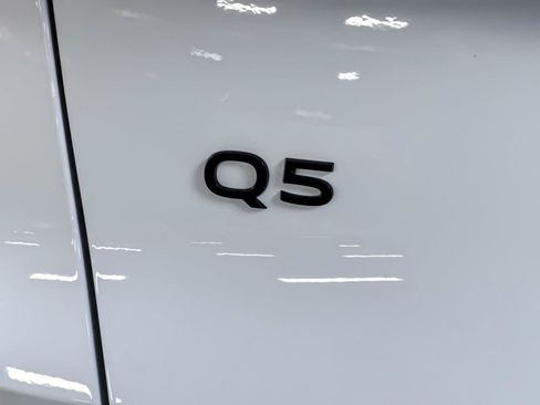 Used 2025 Audi Q5 Premium AWD/4WD image 27