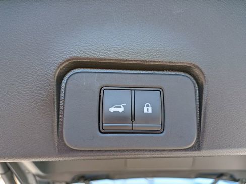 Used 2023 Nissan Rogue SV w/ SV Premium B Package image 29