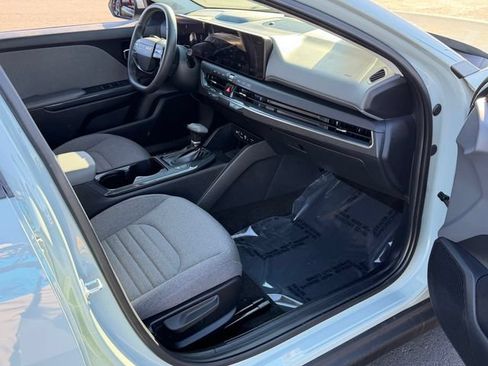 Used 2025 Kia K4 EX FWD image 25