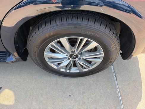 Used 2024 INFINITI QX80 Luxe RWD image 9