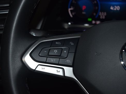 Certified 2025 Volkswagen Atlas Peak Edition SE image 7